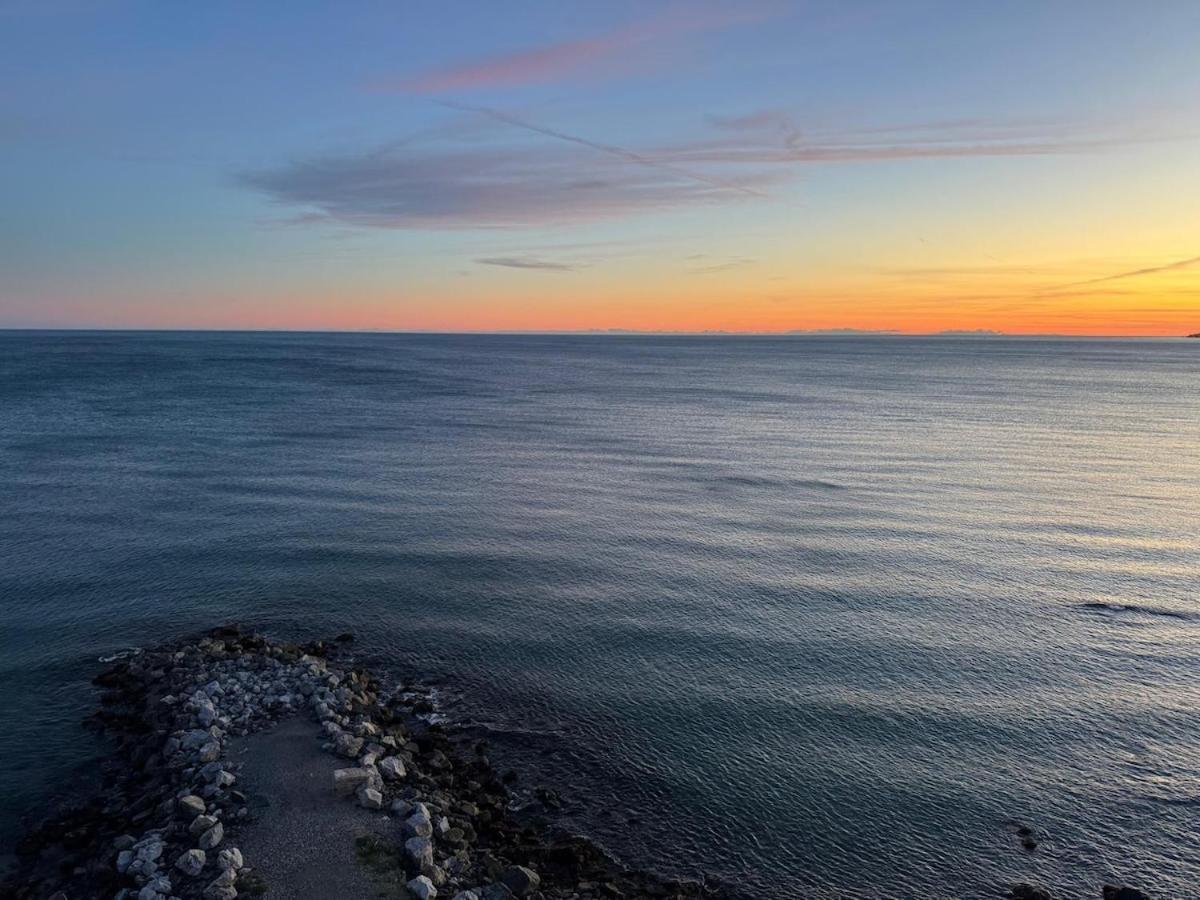Primera Linea De Playa Benalmadena La Perla Playa Paraiso Luaran gambar